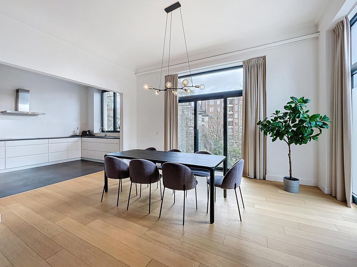 Châtelain/Stéphanie : Appartement meublé 3 chambres 