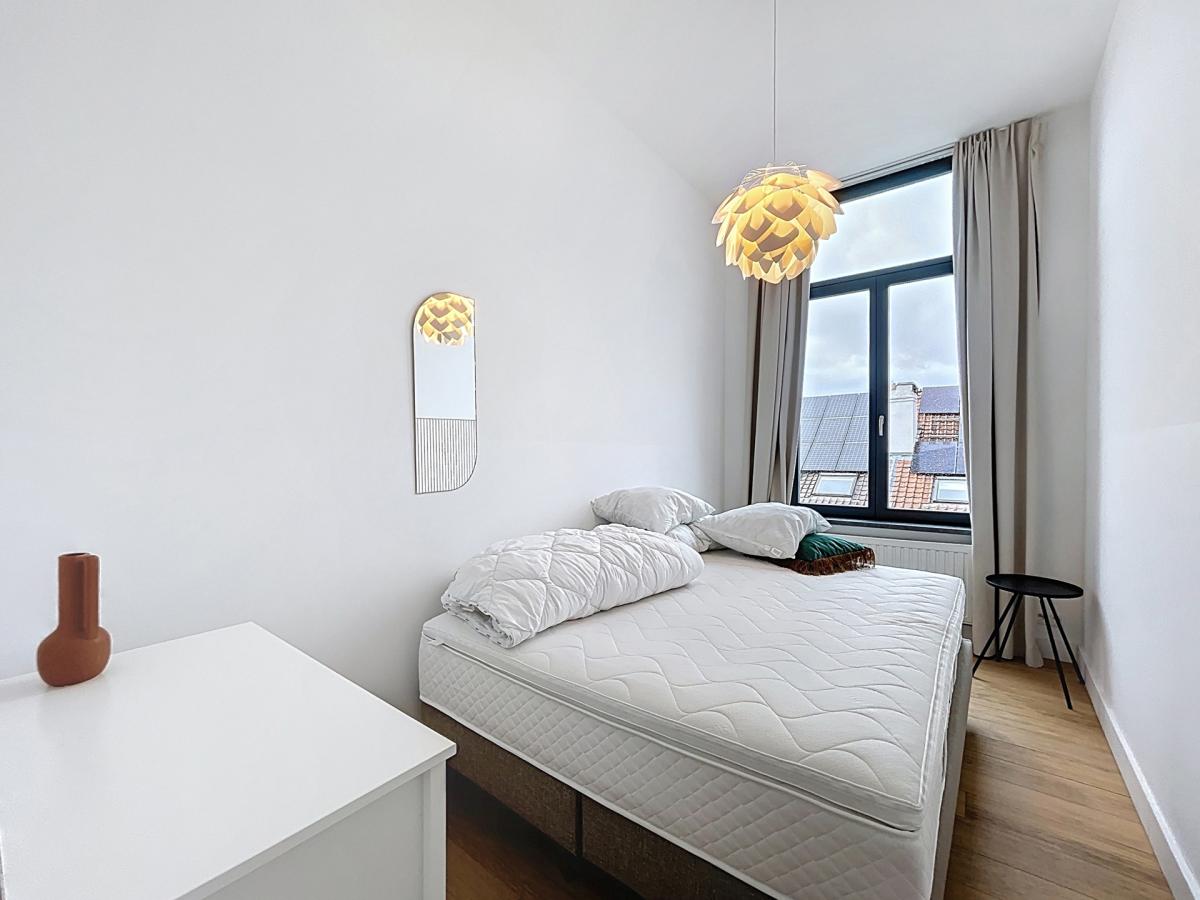 Châtelain/Stéphanie : Appartement meublé 3 chambres 