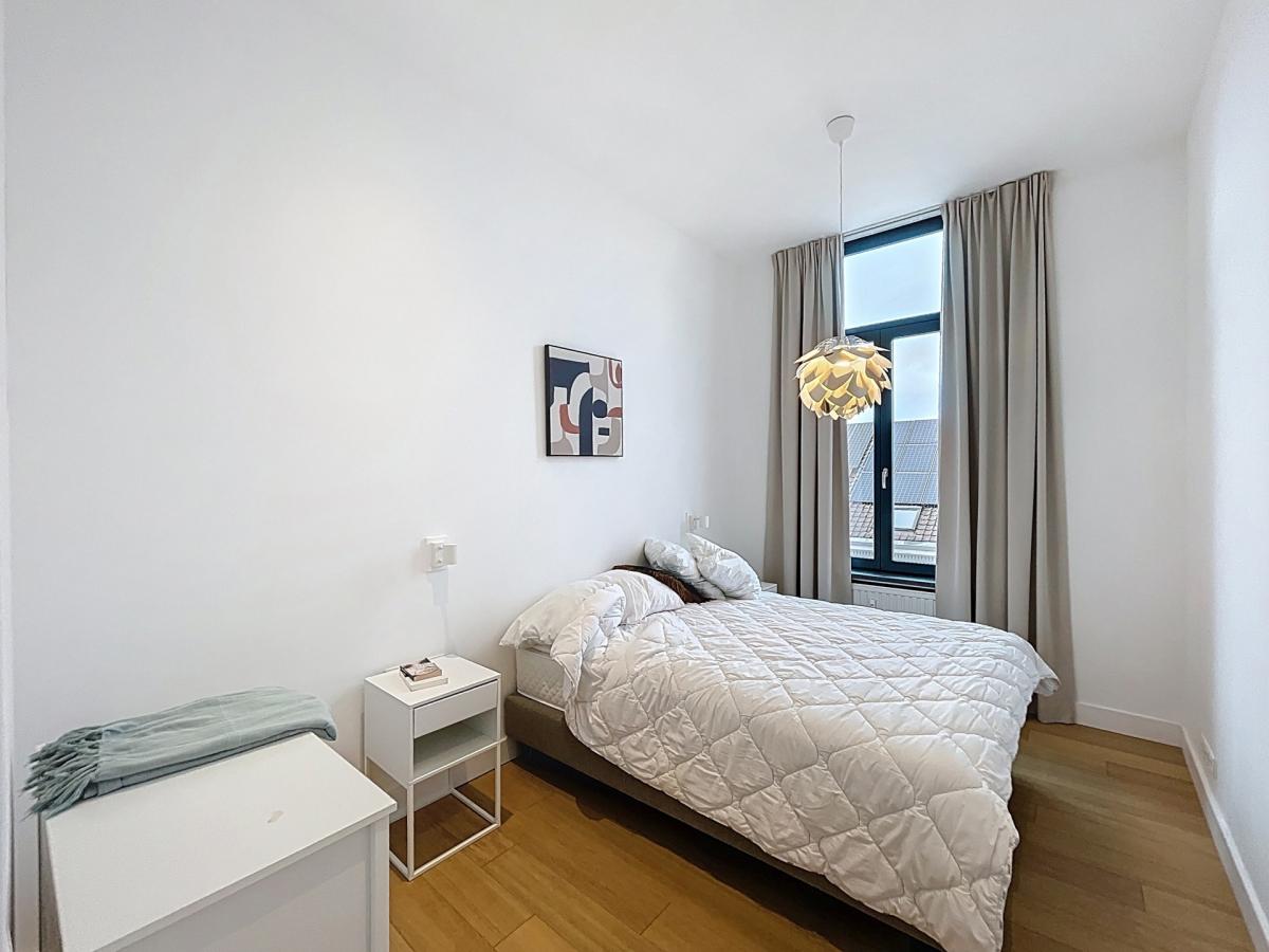 Châtelain/Stéphanie : Appartement meublé 3 chambres 