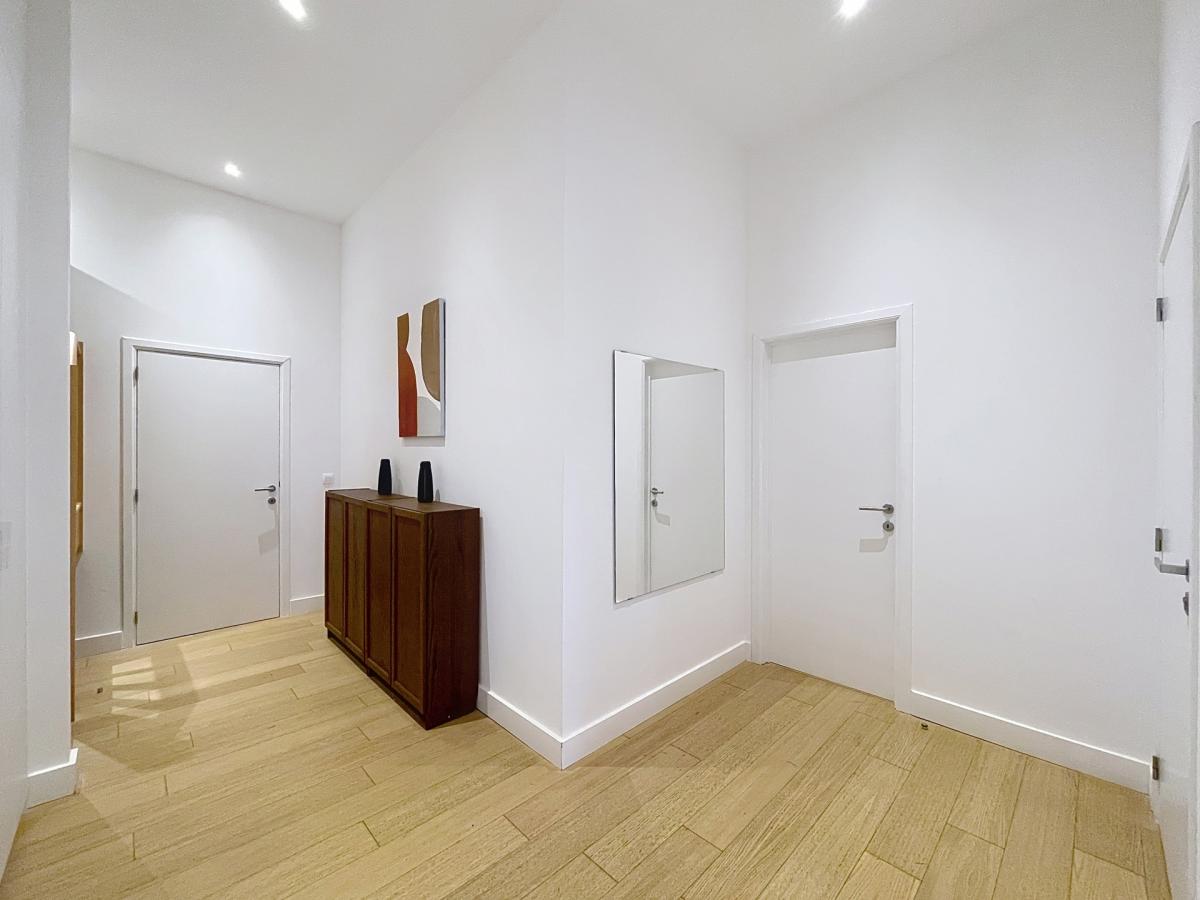 Châtelain/Stéphanie : Appartement meublé 3 chambres 