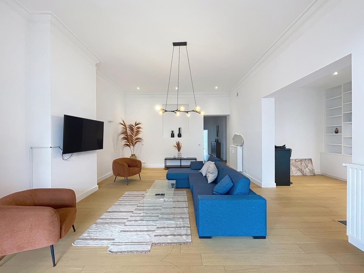 Châtelain/Stéphanie : Appartement meublé 3 chambres 