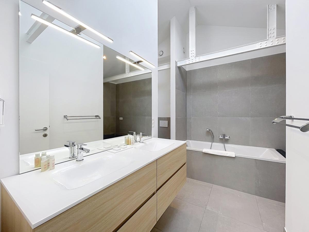 Châtelain/Stéphanie : Duplex meublé 3 chambres et terrasses