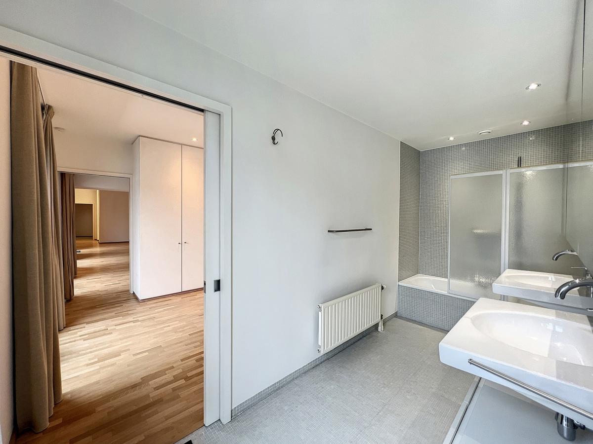 Sablon : Superbe appartement avec une grande terrasse