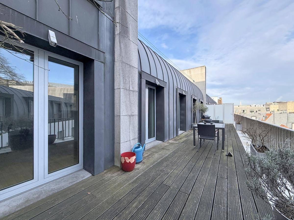 Sablon : Superbe appartement avec une grande terrasse