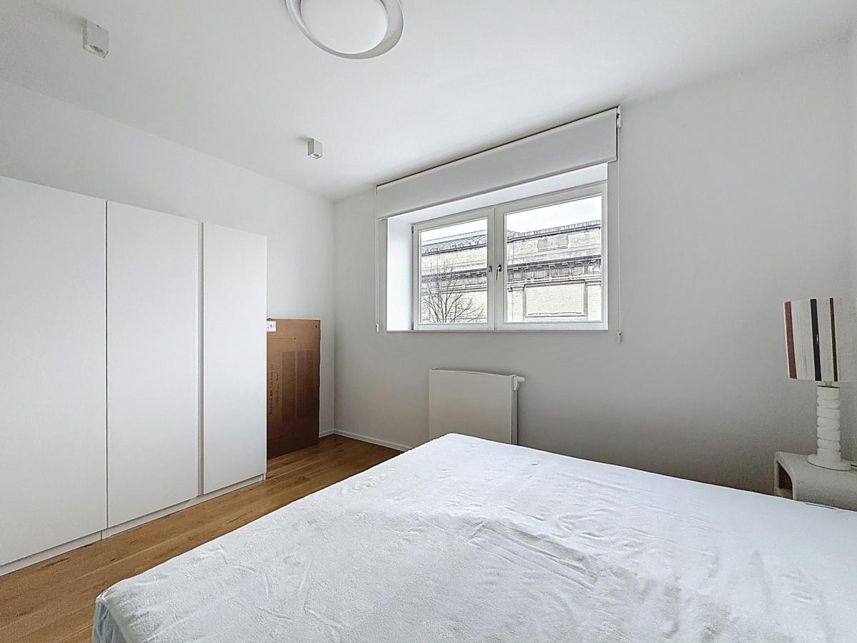 Cinquantenaire : Superbe duplex penthouse meublé + terrasse