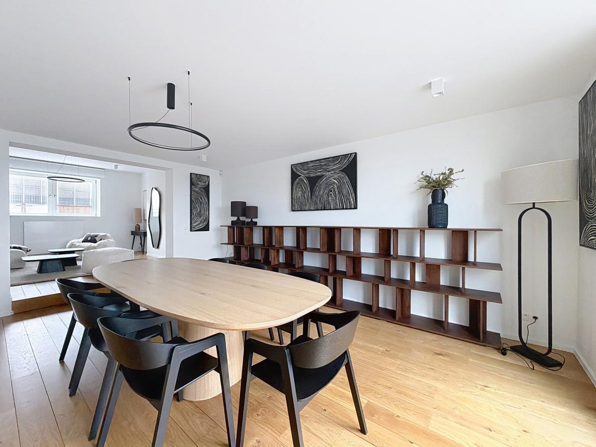 Cinquantenaire : Superbe duplex penthouse meublé + terrasse