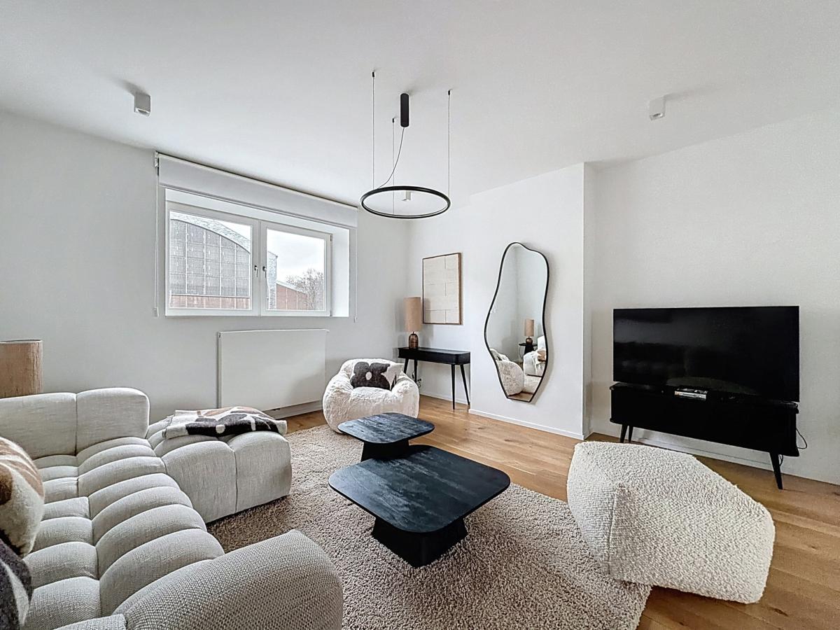 Cinquantenaire : Superbe duplex penthouse meublé + terrasse