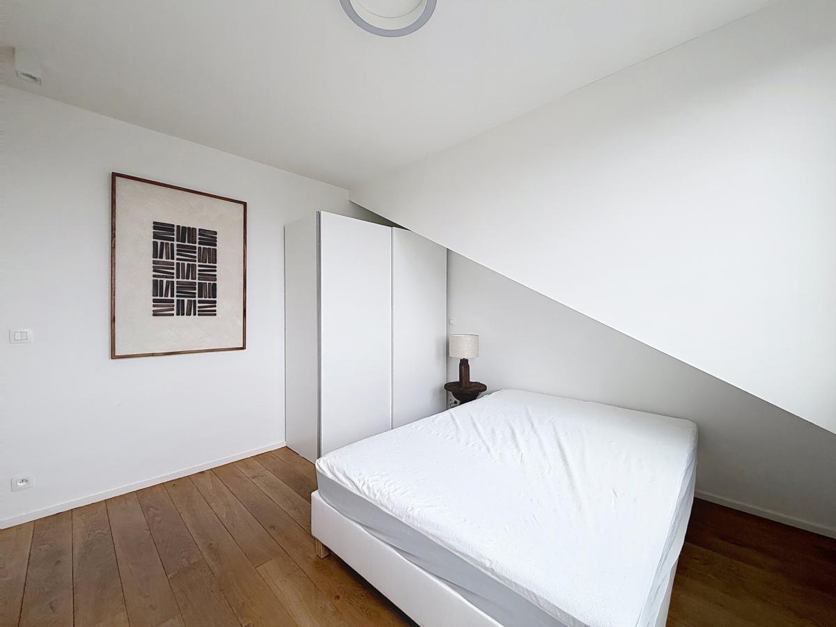 Cinquantenaire : Superbe duplex penthouse meublé + terrasse