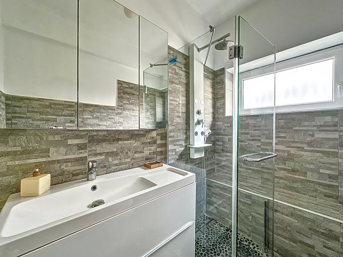 Château de Walzin : appartement meublé 3chambres + terrasses