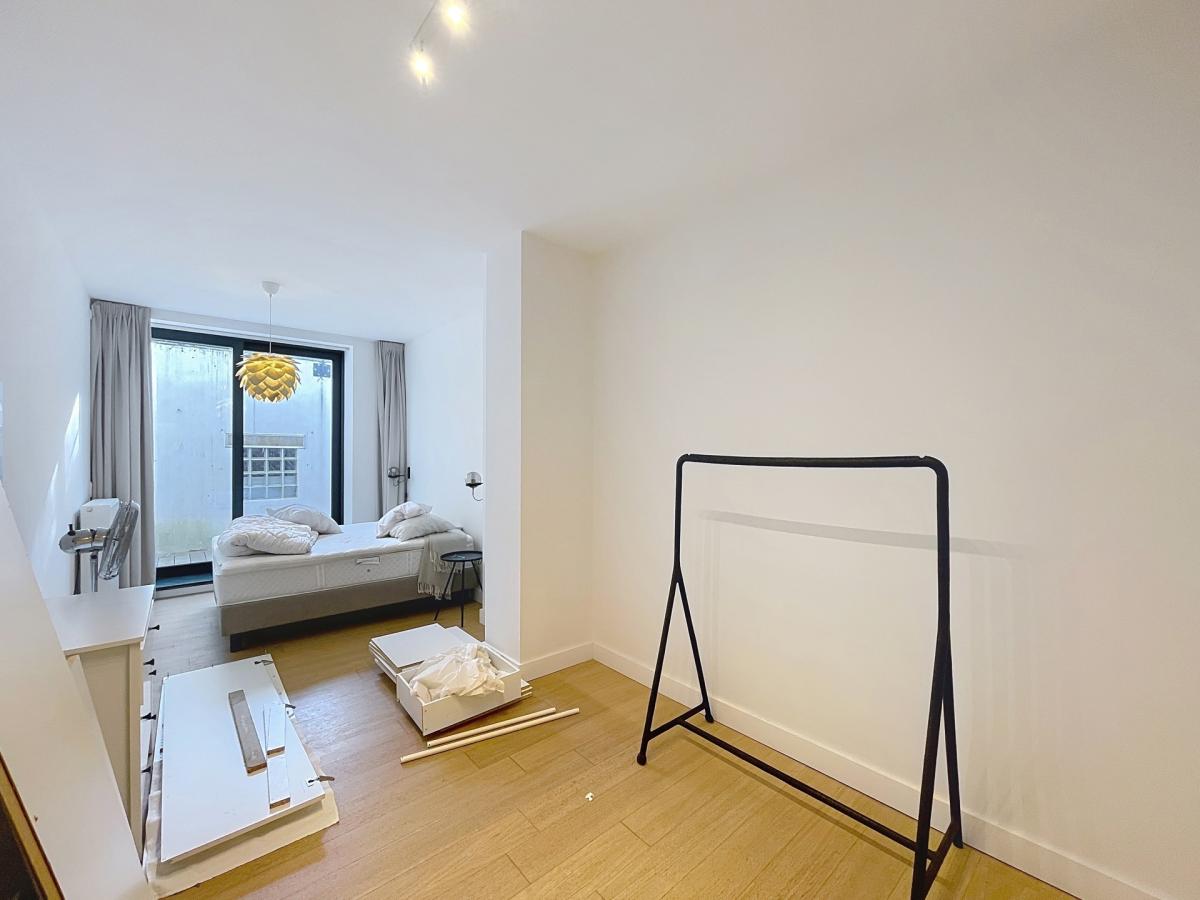 Châtelain/Stéphanie : Triplex meublé 3 chambres avec jardin 