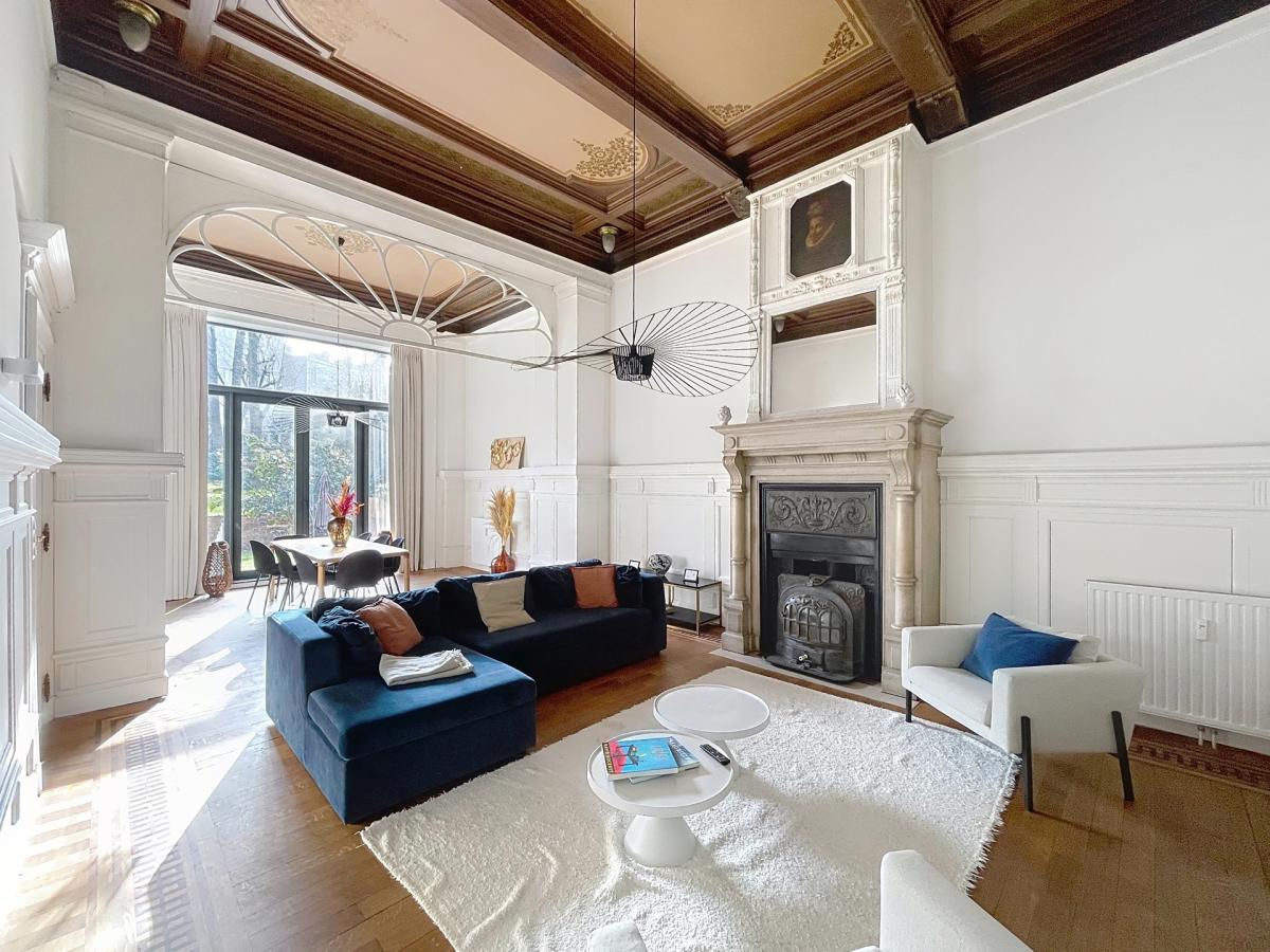 Châtelain/Stéphanie : Triplex meublé 3 chambres avec jardin 