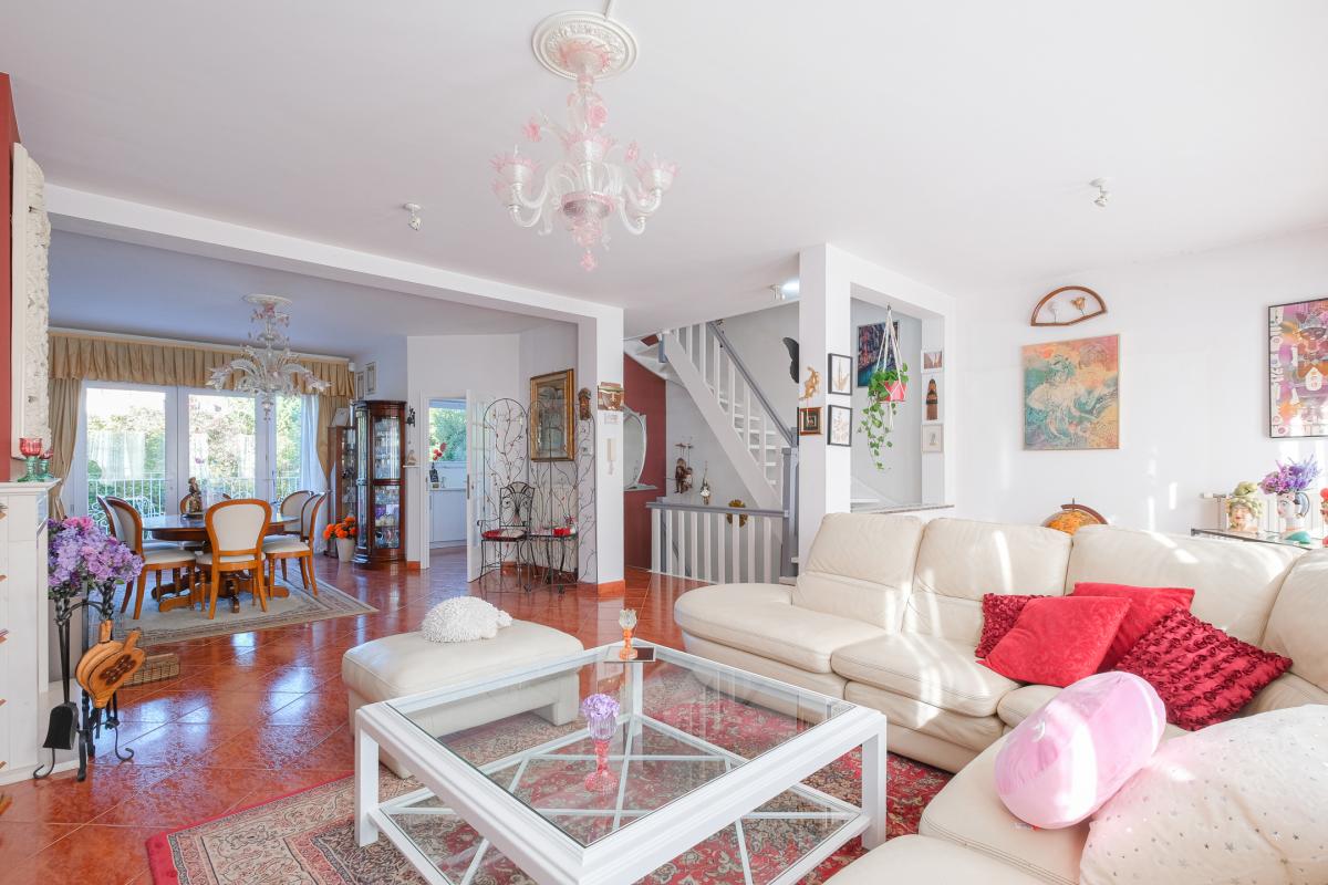 Splendide maison: jardin sud, double garage, prof. libérale