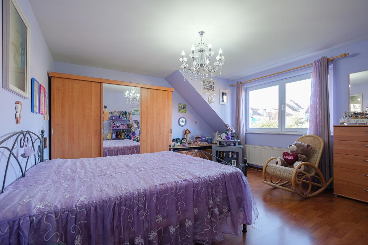 Splendide maison: jardin sud, double garage, prof. libérale