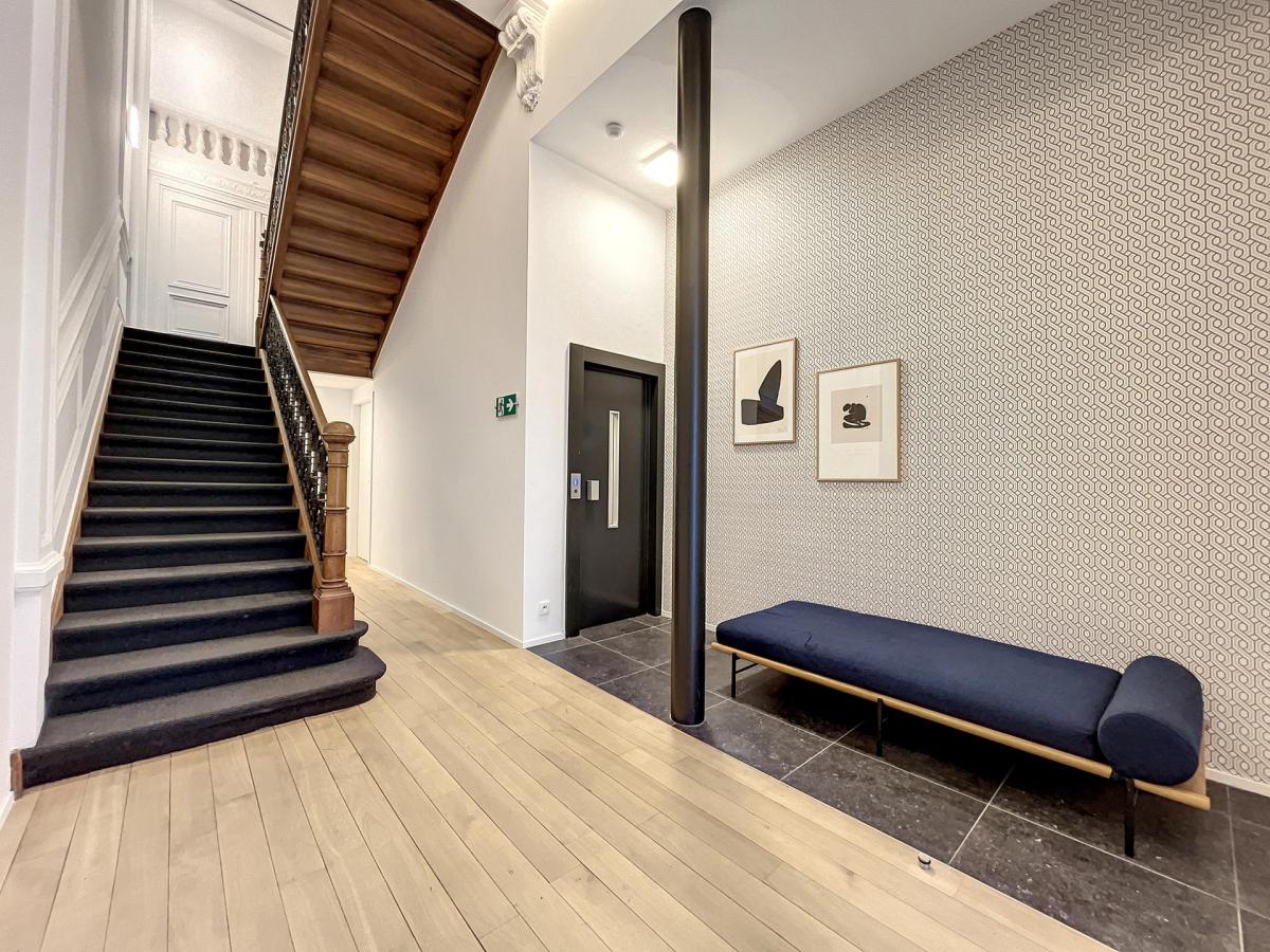 Bruxelles Centre : Joli duplex 2 chambres meublé + terrasse