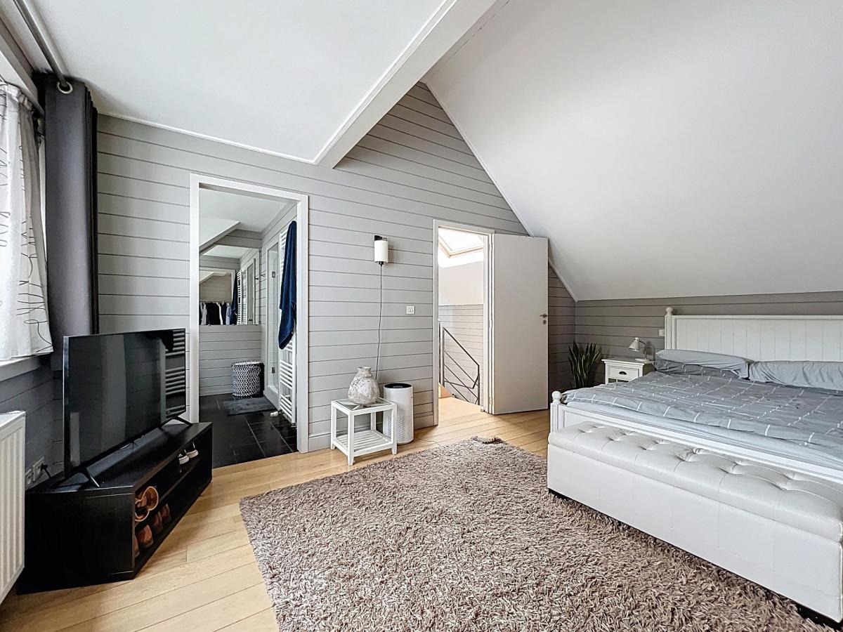 Centre de Bruxelles : magnifique maison + jardin + parking