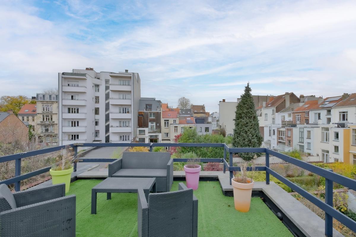 Vanderkindere : Belle arrière maison 4 chambres + jardin