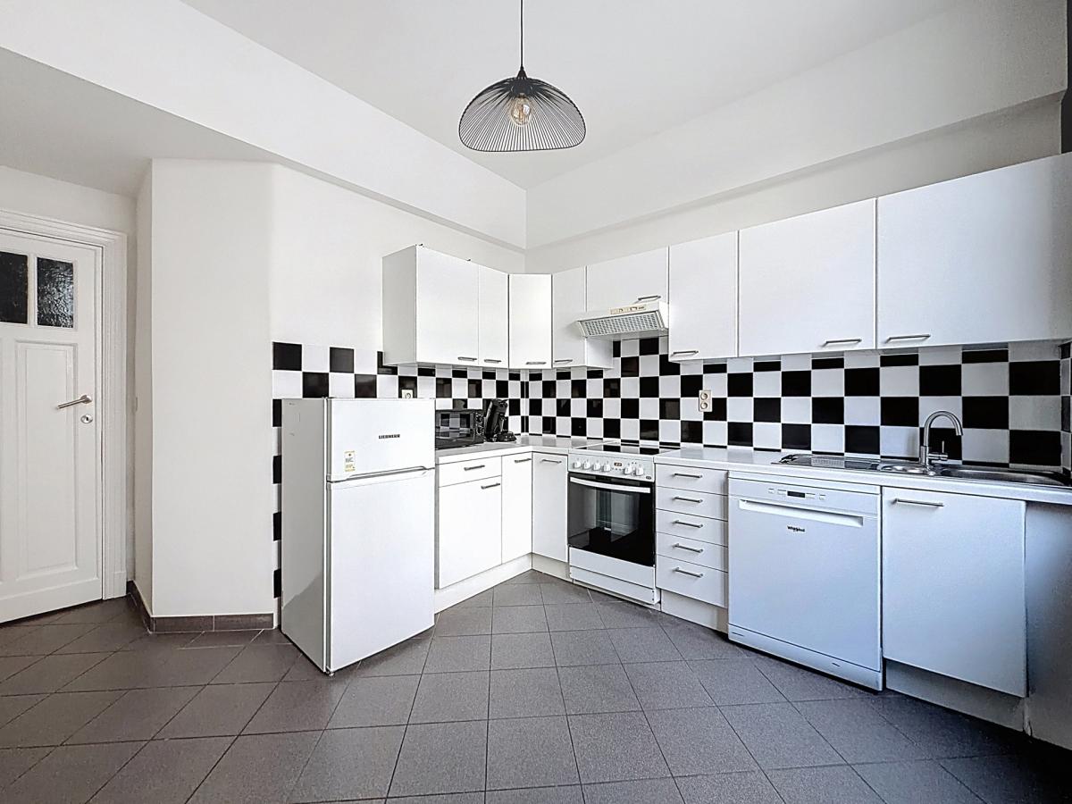 Boulevard Waterloo : Bel appartement meublé de 2 chambres