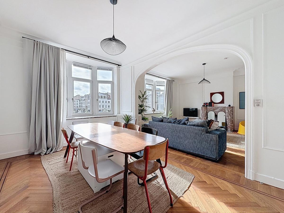 Boulevard Waterloo : Bel appartement meublé de 2 chambres