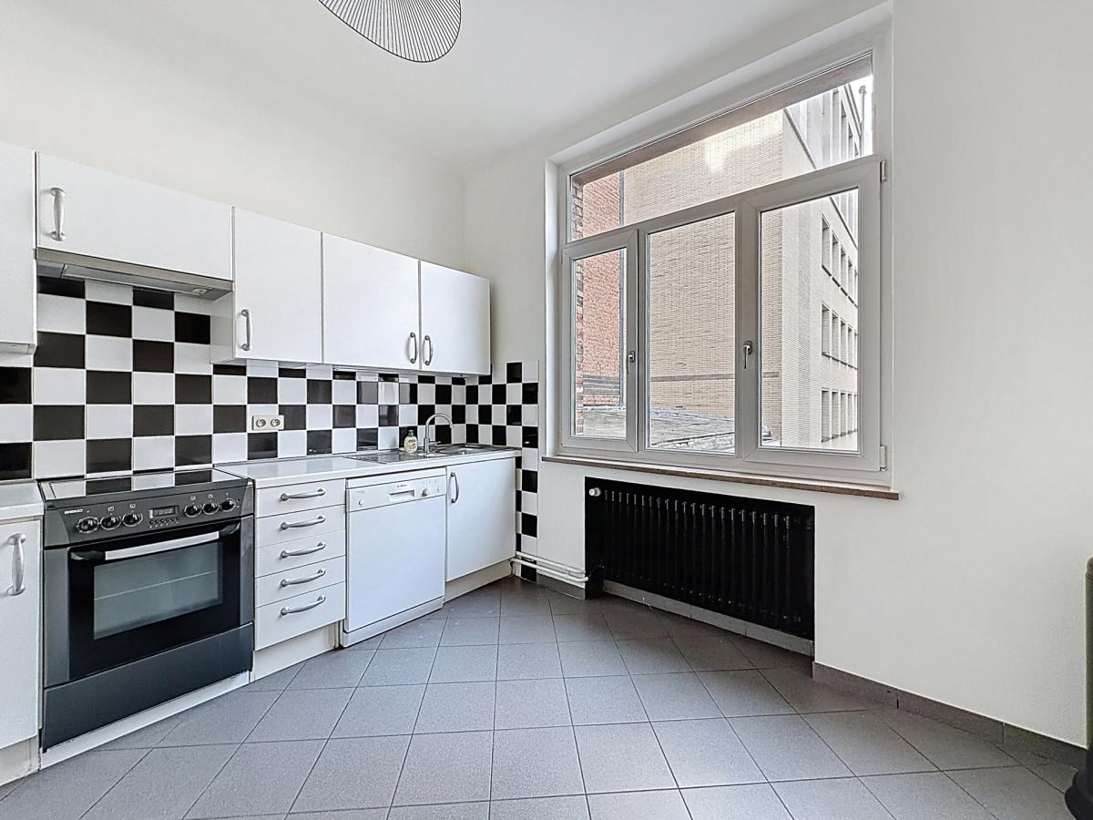 Boulevard Waterloo : Bel appartement meublé de 2 chambres