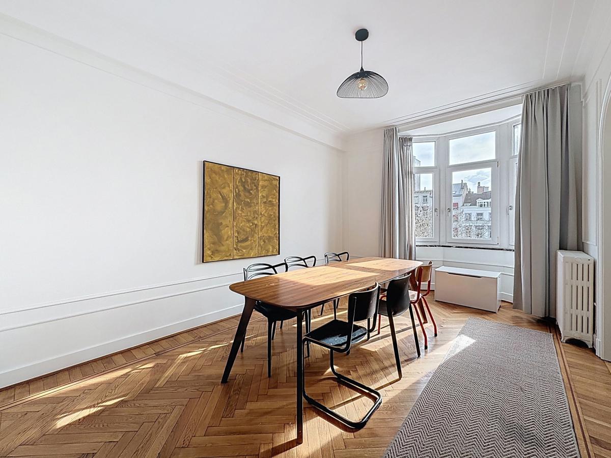 Boulevard Waterloo : Bel appartement meublé de 2 chambres