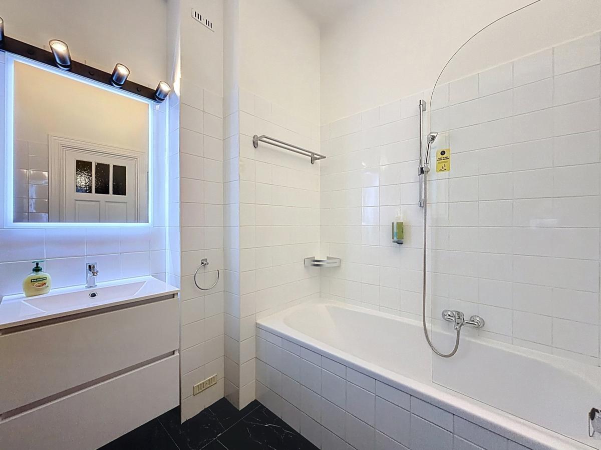 Boulevard Waterloo : Bel appartement meublé de 2 chambres