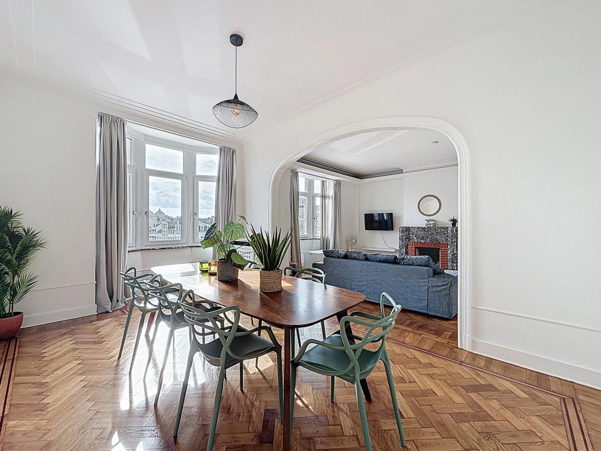 Boulevard Waterloo : Bel appartement meublé de 2 chambres