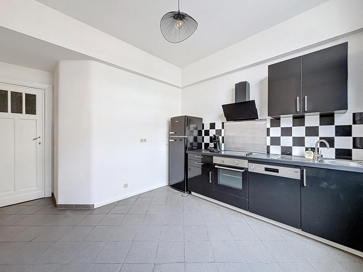 Boulevard Waterloo : Bel appartement meublé de 2 chambres