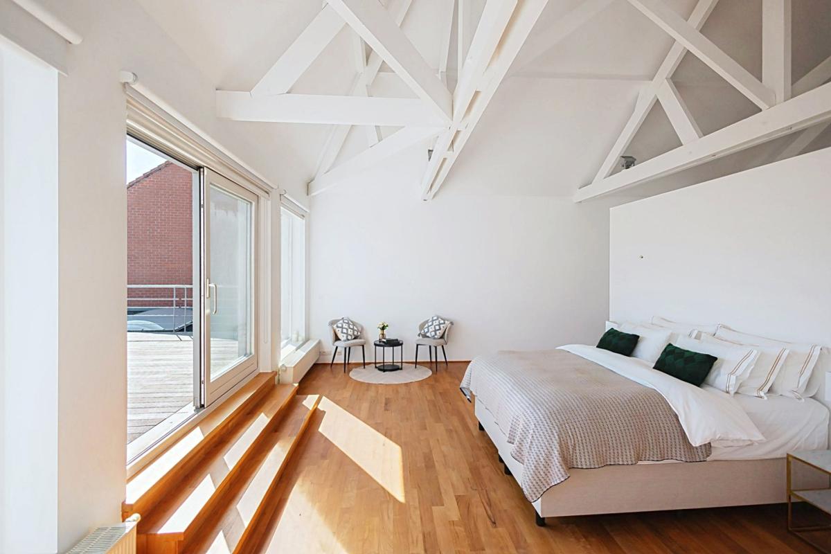 Châtelain : Appartement duplex 3 chambres + terrasses + pkg 