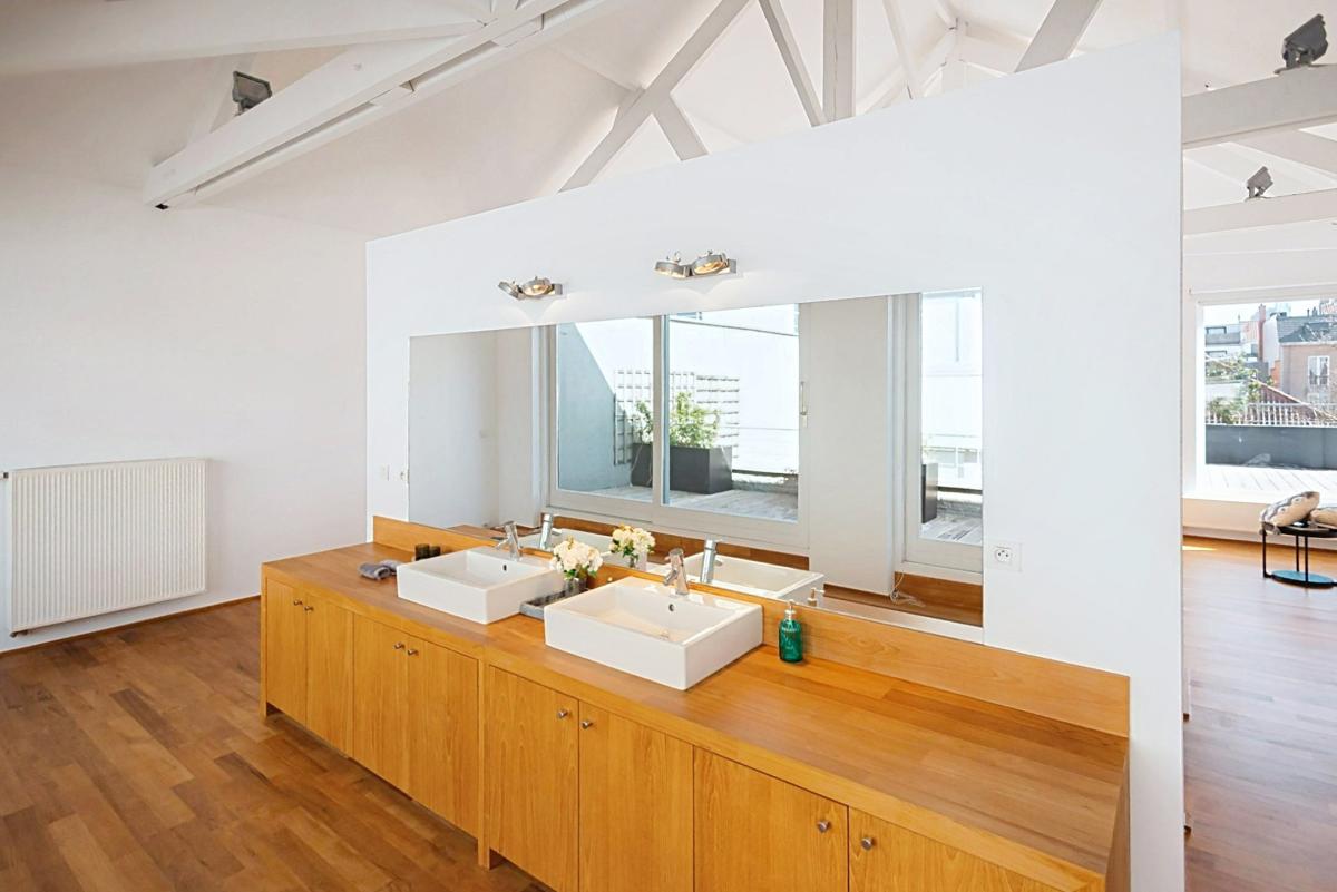 Châtelain : Appartement duplex 3 chambres + terrasses + pkg 