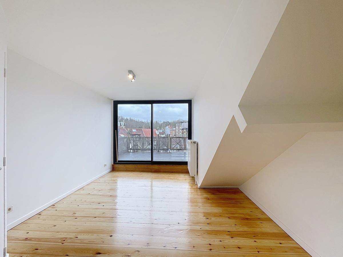 Parvis Saint-Pierre: duplex 2 chambres, terrasse et garage