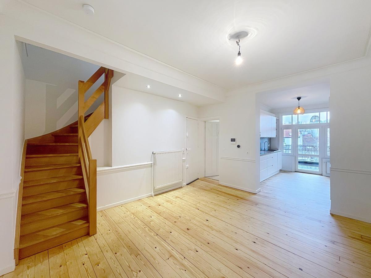 Parvis Saint-Pierre: duplex 2 chambres, terrasse et garage