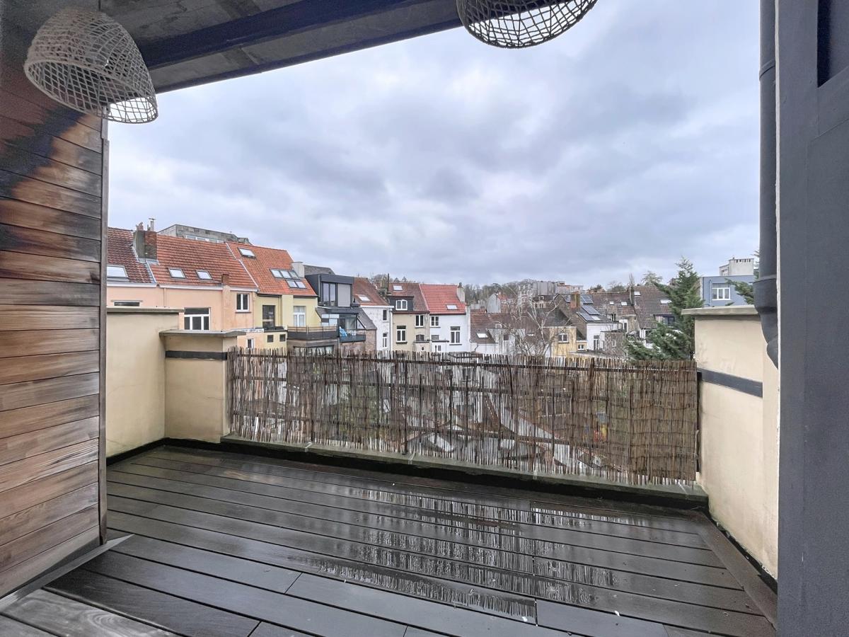 Parvis Saint-Pierre: duplex 2 chambres, terrasse et garage
