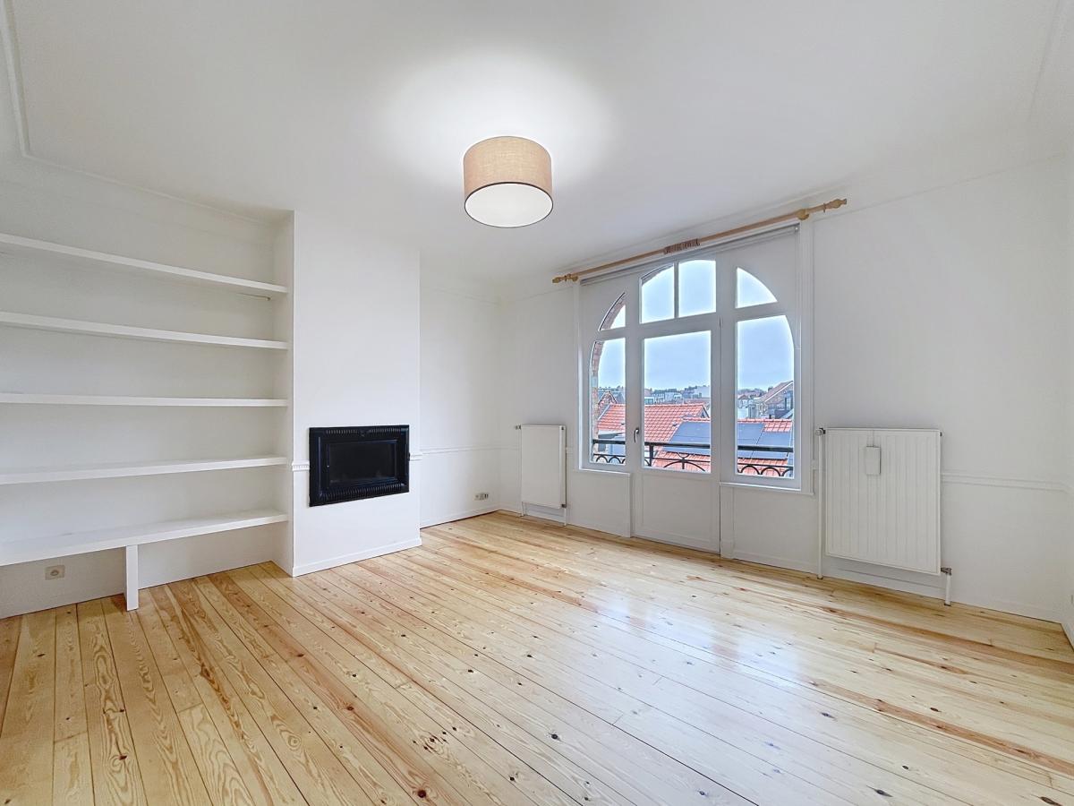 Parvis Saint-Pierre: duplex 2 chambres, terrasse et garage