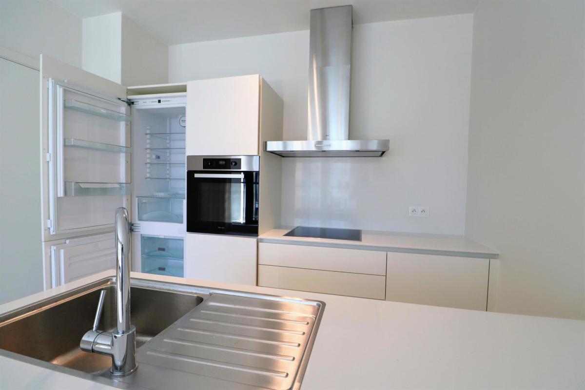 Cinquantenaire Magnifique appartement 2020 terrasse parking 