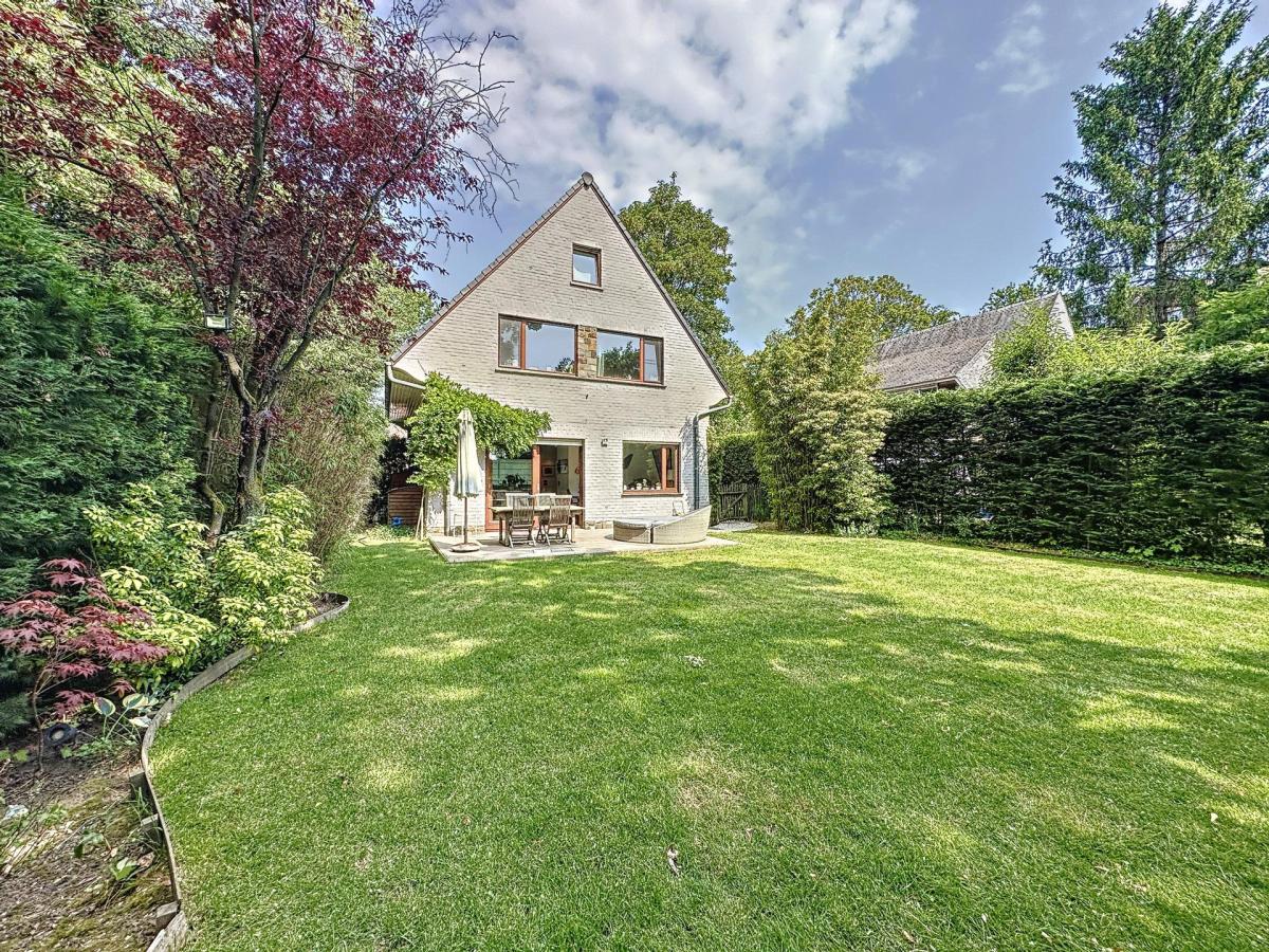 Dieweg : Superbe villa avec un grand jardin et garage