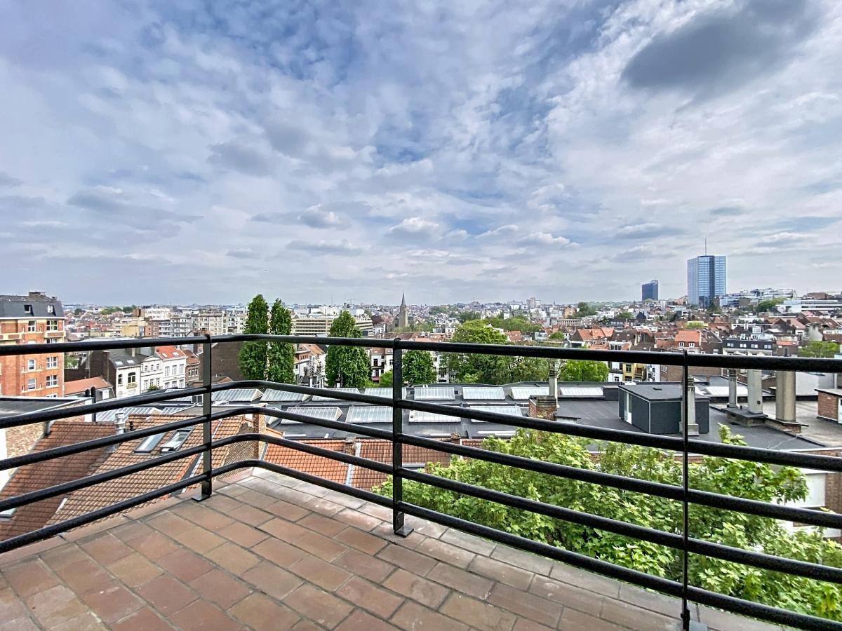 Louise / Flagey : Magnifique appartement 2 chambres rénové 