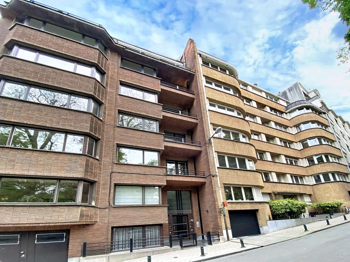 Louise / Flagey : Magnifique appartement 2 chambres rénové 