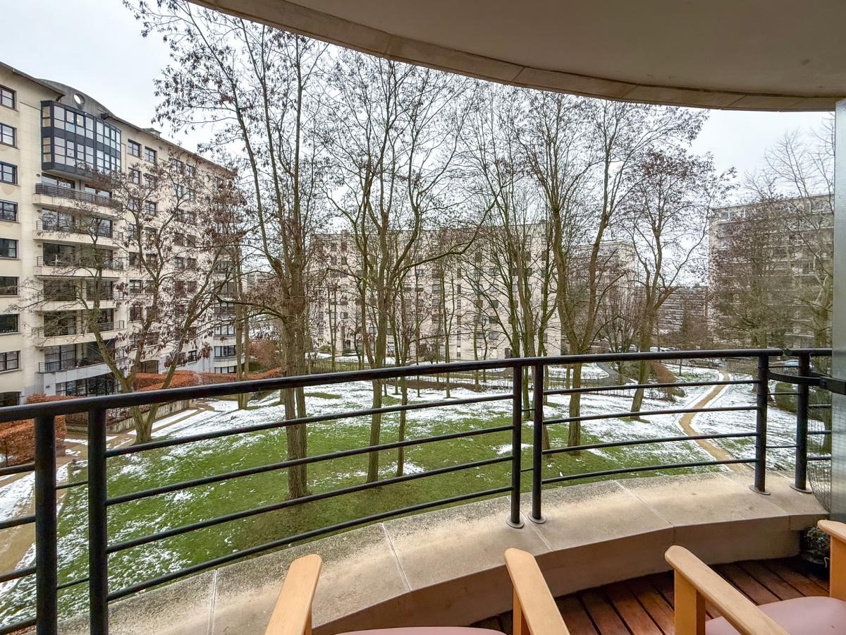 Parc Brugmann: Magnifique appart. 2 chambres avec terrasse