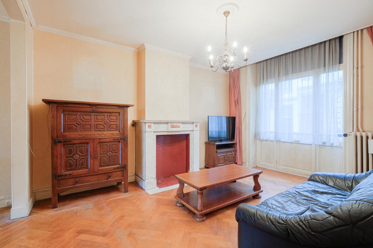 Cinquantenaire: maison de caractère 6 ch. jardin sud-ouest