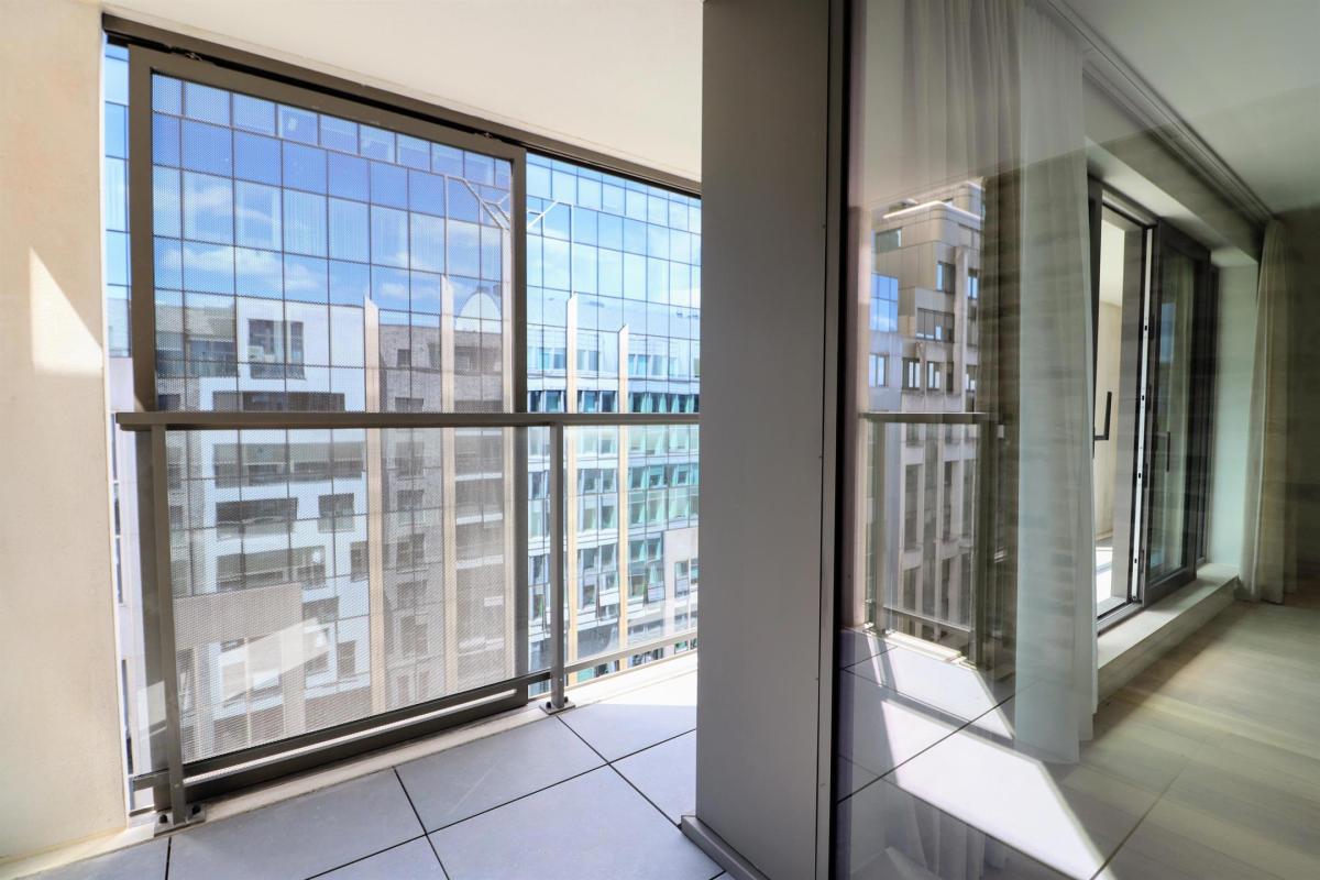 Cinquantenaire Magnifique appartement 2020 terrasse parking 