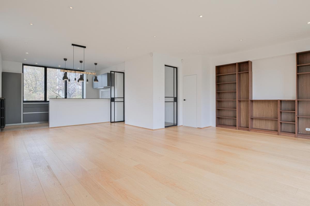 Lumineuse villa contemporaine ± 240m² avec jardin et garage