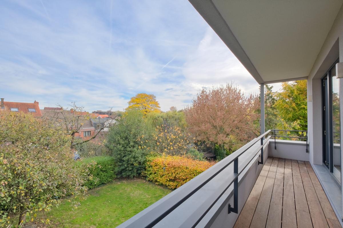 Lumineuse villa contemporaine ± 240m² avec jardin et garage