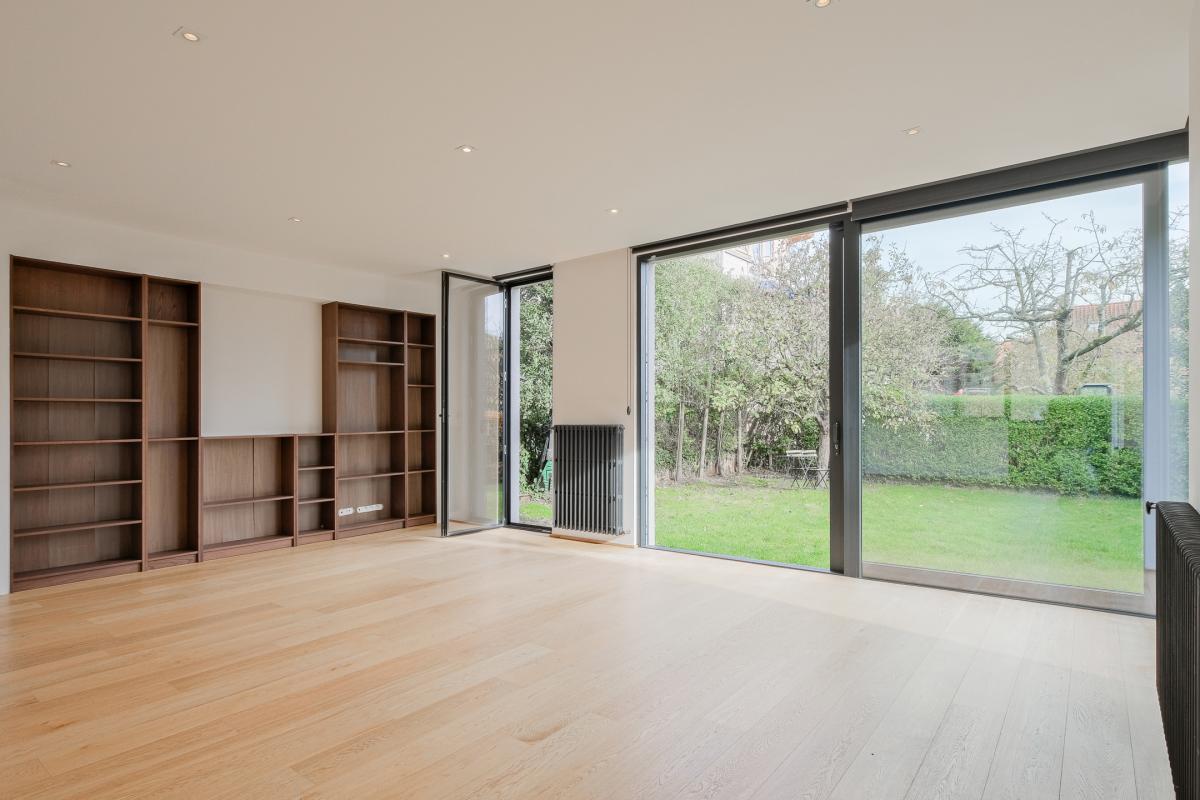 Lumineuse villa contemporaine ± 240m² avec jardin et garage