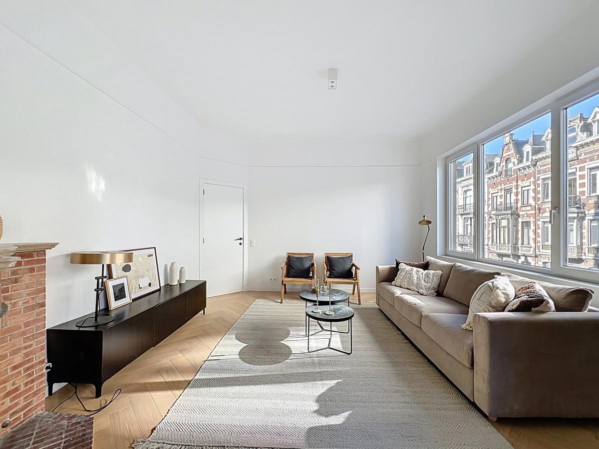 Square Marie Louise - Appartement rénové 2ch + balcon