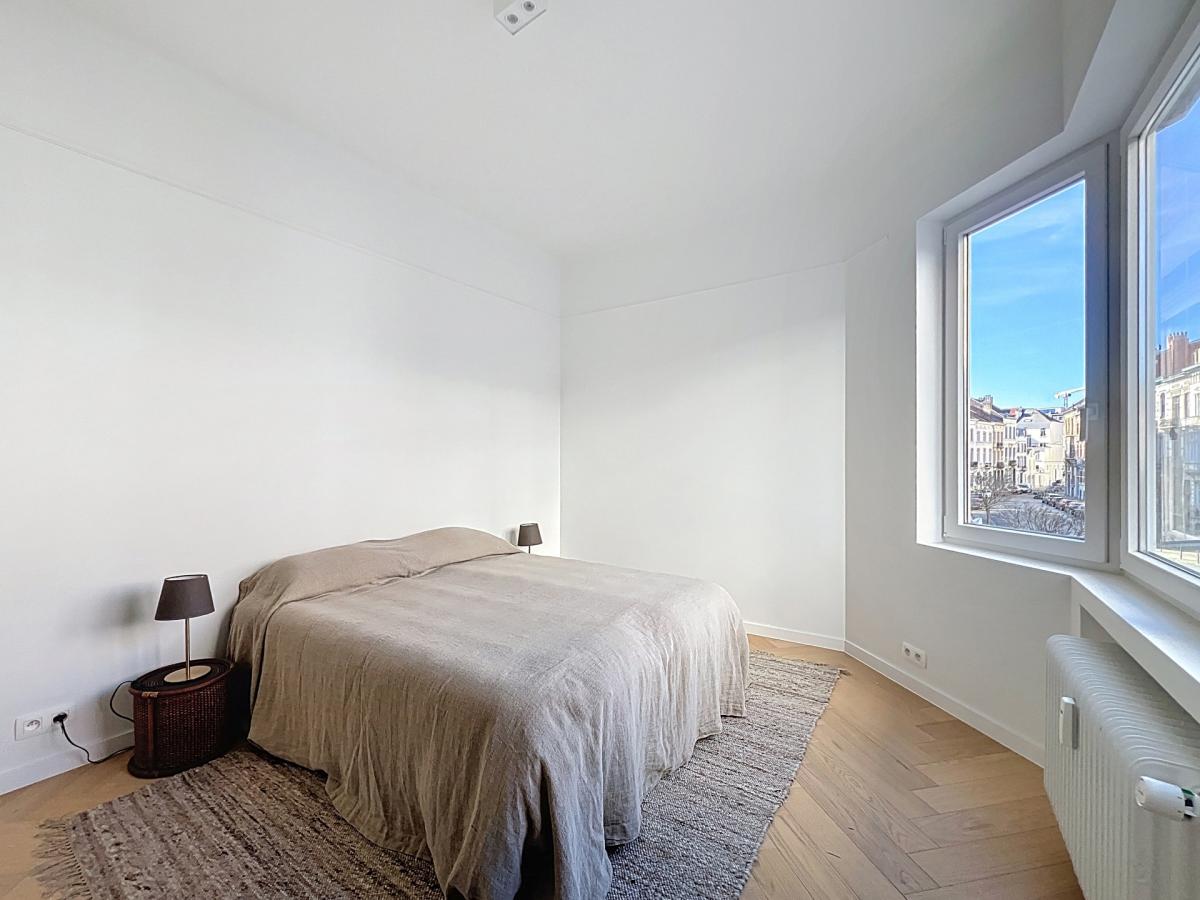 Square Marie Louise - Appartement rénové 2ch + balcon