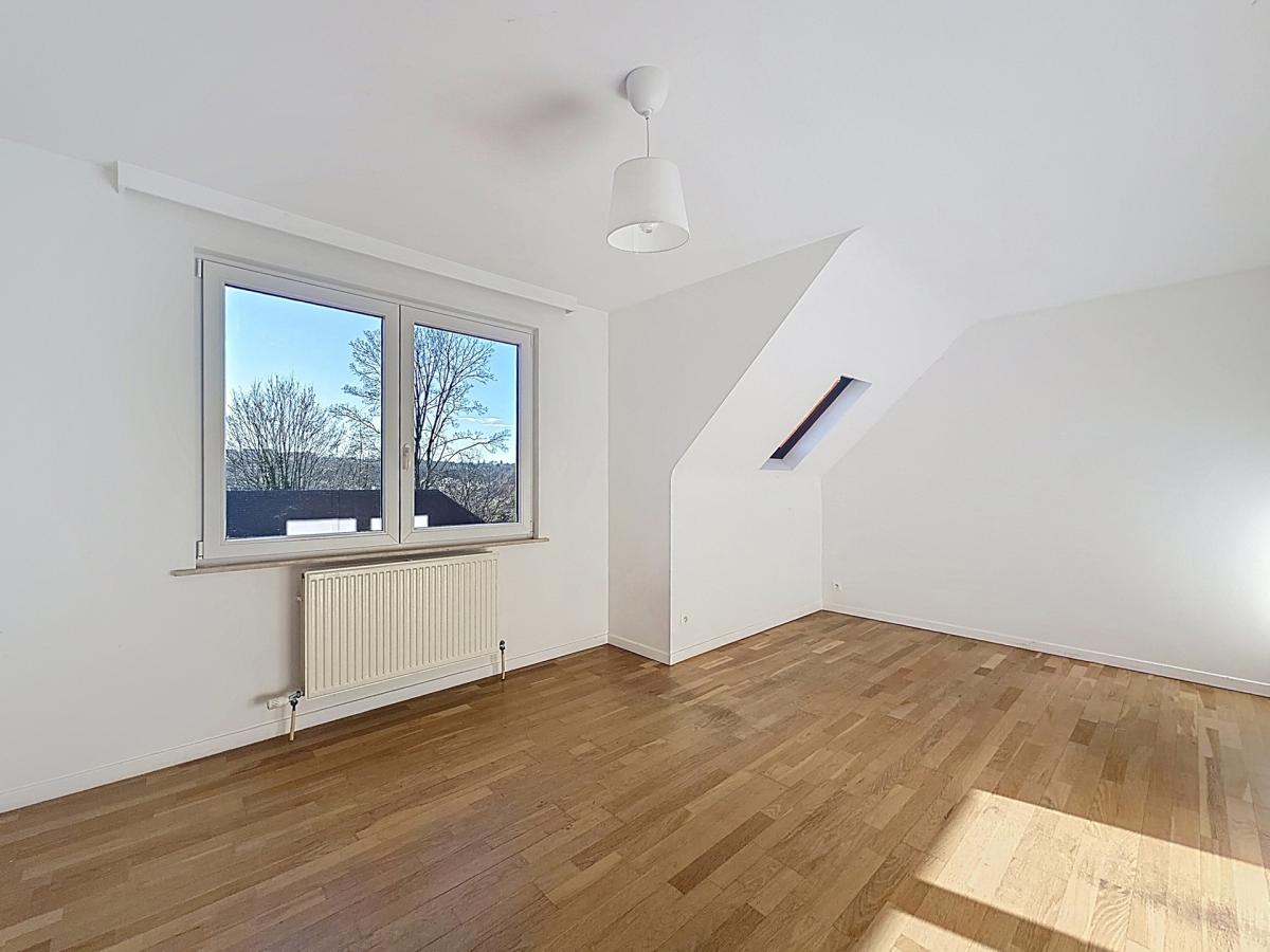 Dieweg : Maison 3 façades + piscine extérieure chauffée