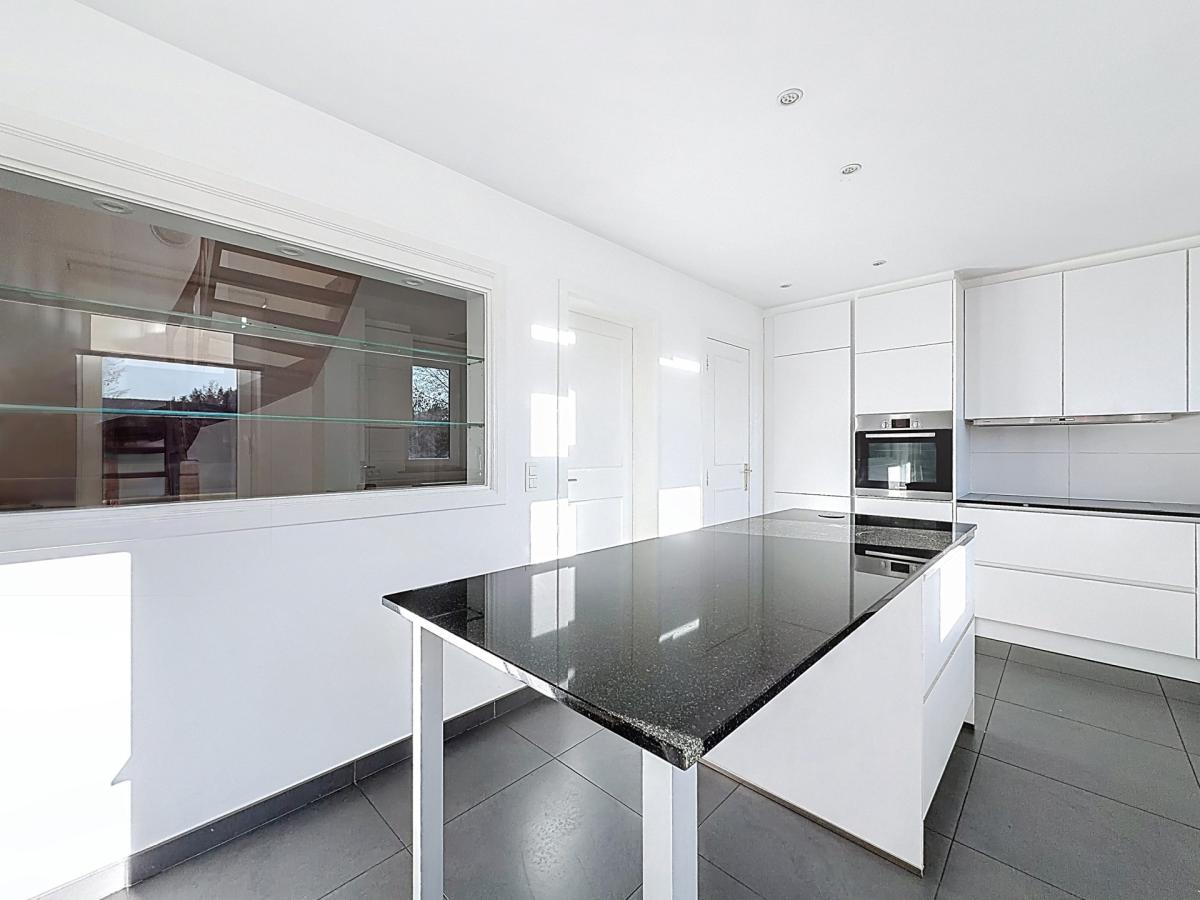 Dieweg : Maison 3 façades + piscine extérieure chauffée