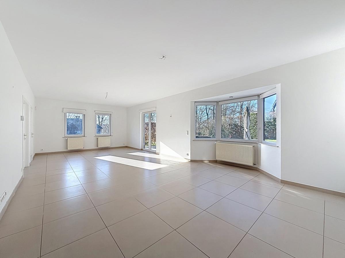 Dieweg : Maison 3 façades + piscine extérieure chauffée