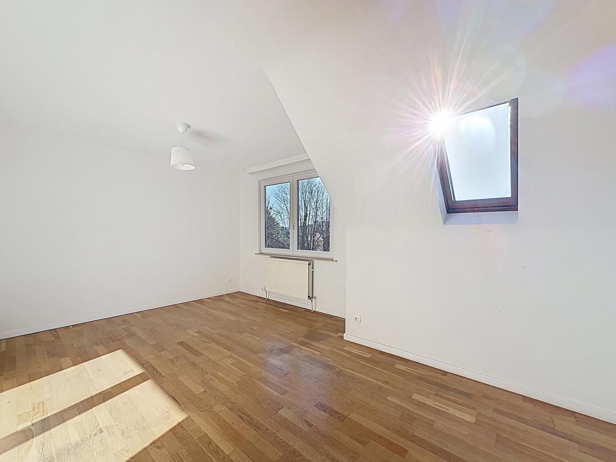 Dieweg : Maison 3 façades + piscine extérieure chauffée