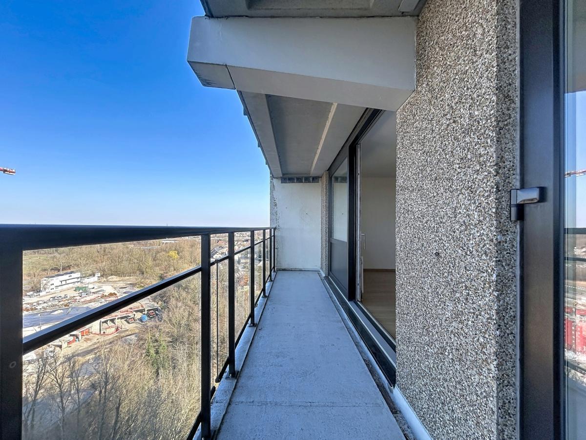 UCL : Lumineux appartement dernier étage avec une terrasse